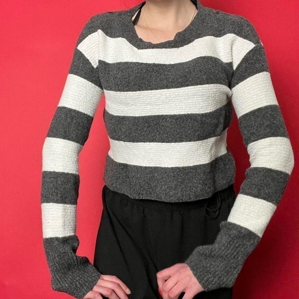 Casual grey and white striped sweater 🤍🩶​​​​​​​​​​​​​​​​​​